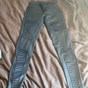 ALO Moto Leggings
